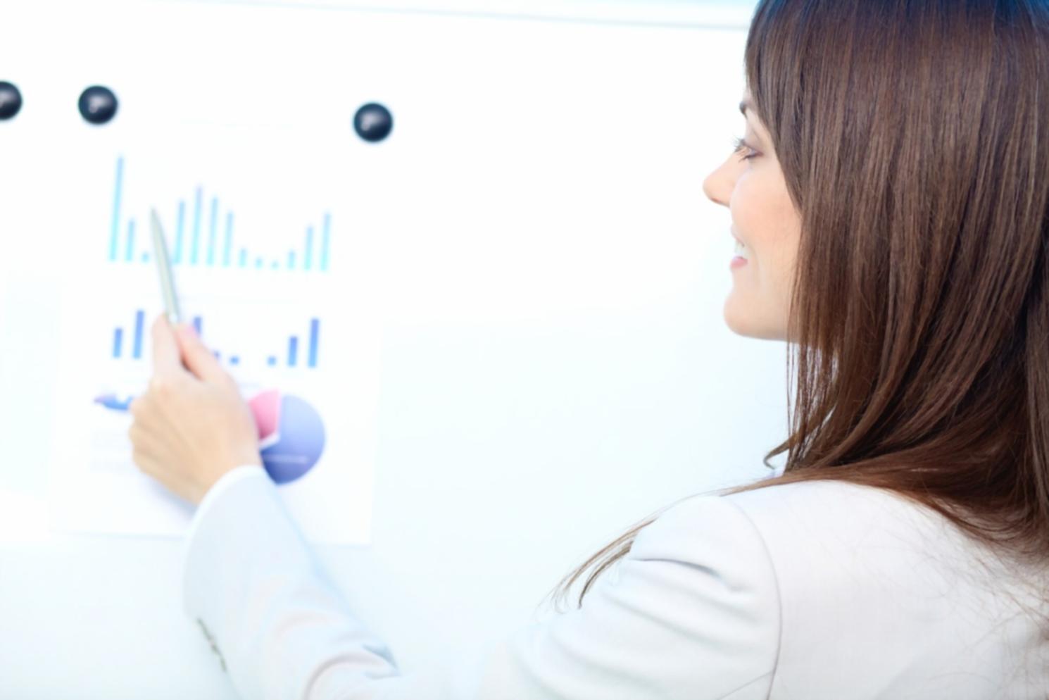 Команда специалистов по финансовой безопасности работает над обучающими программами